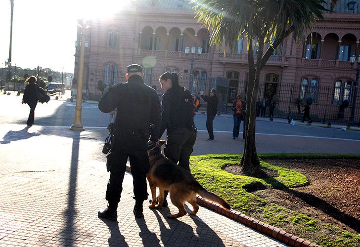 POLICIA FEDERAL Y DE LA CIUDAD CUSTODIAN LA PLAZA DE MAYO Y LOS ALREDEDORES POR LA VISITA DEL VICEPRESIDENTE DE EEUU, MIKE PENCE