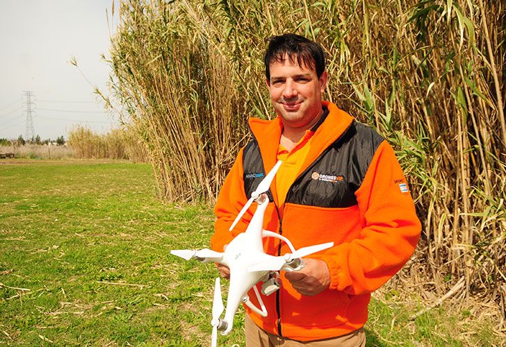 CAPACITACION. Incluye temas de ingeniería aeronáutica, meteorología, electrónica, entre otras materias.