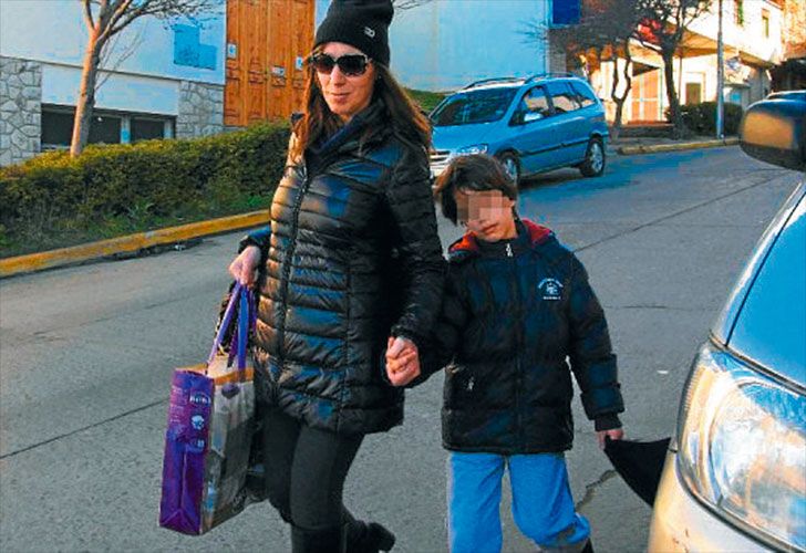 DESCANSO. Como lo hizo en 2015, la gobernadora viajó a Bariloche para estar con sus hijos.