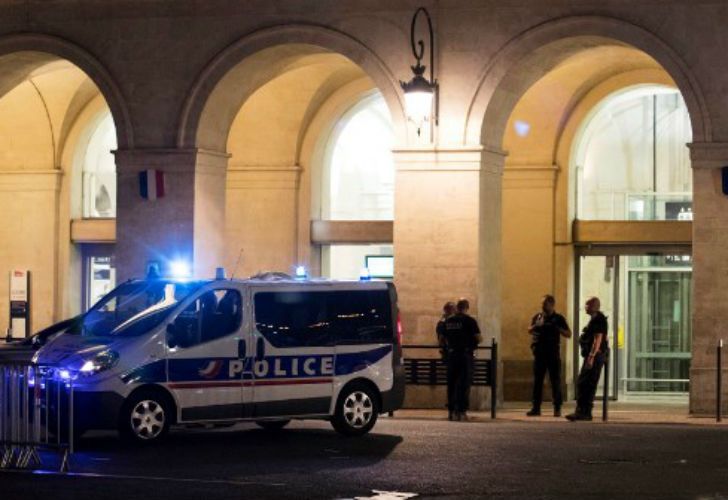 Fuerzas de seguridad se hicieron presentes en la  estación de trenes de Nimes en Francia, tras un aviso sospechoso. 