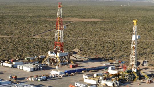 CARA A CARA. Rocca controla TGN; y Mindlin, TGS, las transportistas que quieren hacer el ducto para el gas que salga del yacimiento.