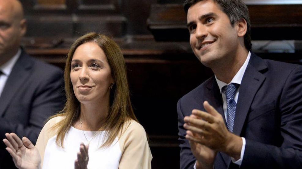 La gobernadora María Eugenia Vidal junto al presidente de la Cámara de Diputados bonaerense, Manuel Mosca