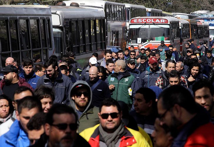 MOVIMIENTOS SOCIALES Y TRABAJADORES DE DISTINTOS GREMIOS NUCLEADOS EN LA CGT Y CTA, MARCHAN A PLAZA DE MAYO EN EL MARCO DE LA PROTESTA NACIONAL