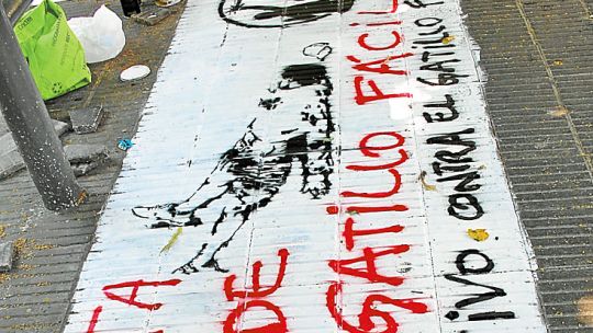 Pendiente. Los reclamos por casos impunes todavía no encuentran lugar en el debate público.