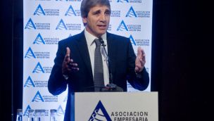 Luis Caputo en el Ciclo de Encuentros organizado por la Asociación Empresaria Argentina.