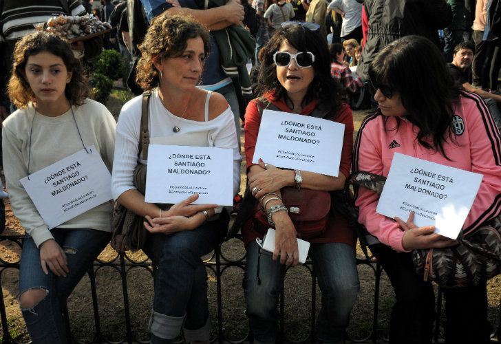 A un mes de su desaparición, miles de personas marchan para pedir por la aparición con vida de Santiago Maldonado.