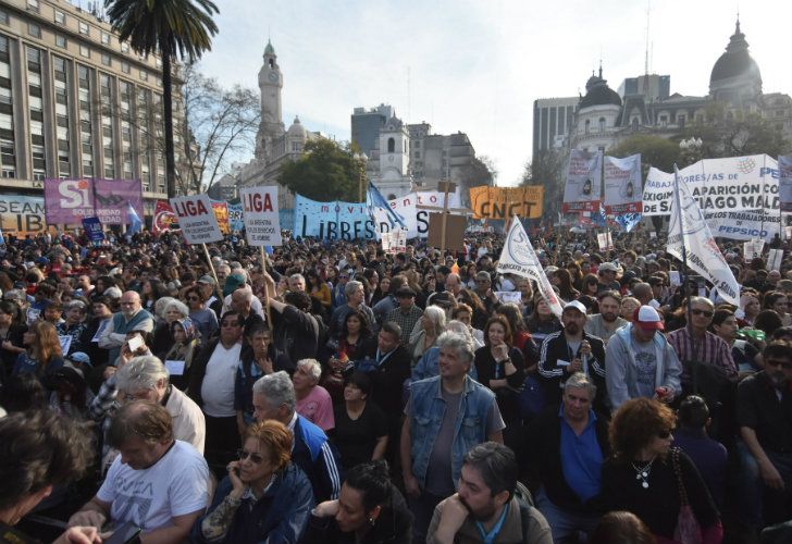 A un mes de su desaparición, miles de personas marchan para pedir por la aparición con vida de Santiago Maldonado.