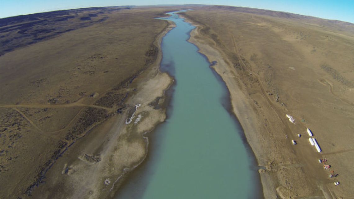 The Santa Cruz river, photographed from the air.