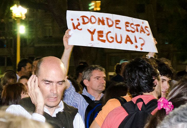 Cristina se refirió a algunos de los carteles en su contra que podían verse durante los cacerolazos contra su gestión.