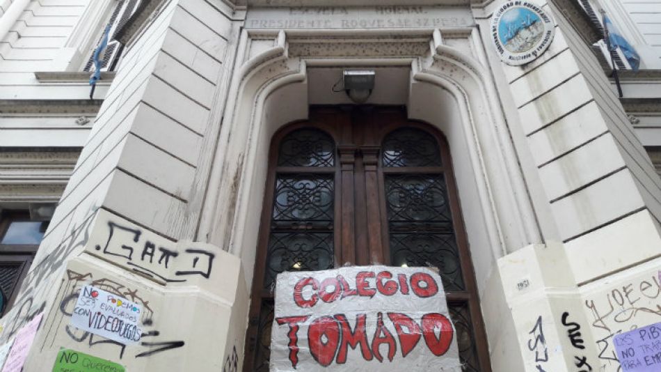 0914_colegio_tomado