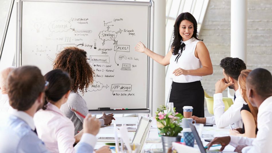 Mujeres en puestos directivos.
