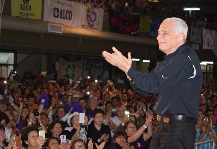 El doctor Cormillot celebró los 50 años de ALCO con un show en vivo