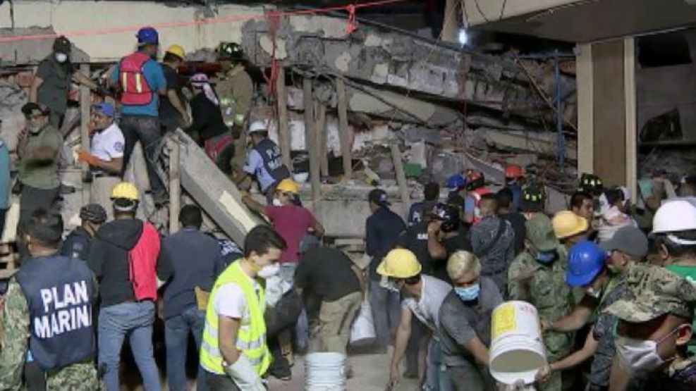 Terremoto en México: 21 niños murieron al derrumbarse una escuela