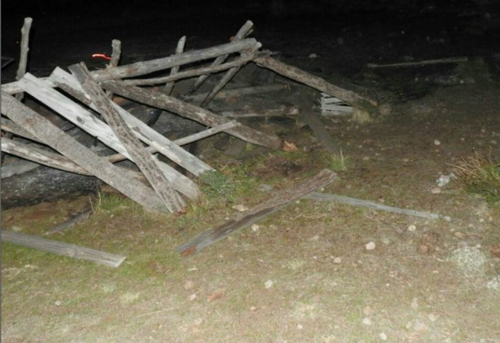 Las viviendas de los mapuches quemadas, en Vuelta del Río.