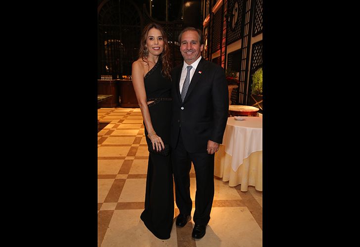 Adriana y Nicolás Caputo en la Gala de la Fundación Educando