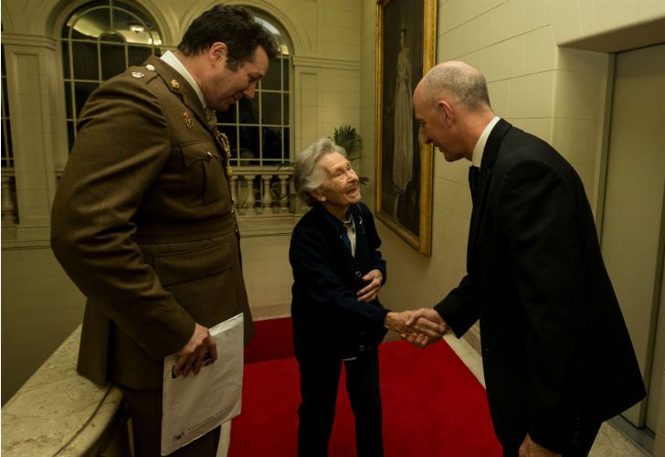 Mary Chapman y el embajador Mark Kent 