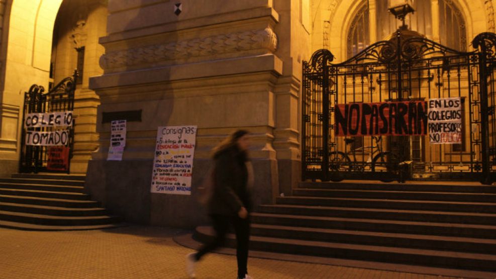 Colegio Nacional Buenos Aires denuncia de abuso