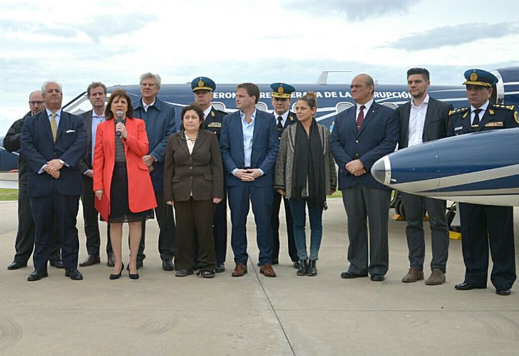 La ministra de Seguridad, Patricia Bullrich, presentó la aeronave que fue recuperada por delitos de corrupción del empresario Lázaro Báez.