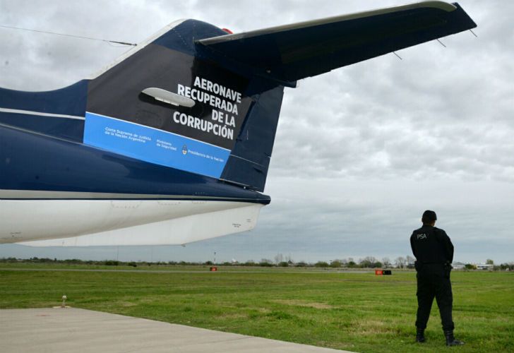 La ministra de Seguridad, Patricia Bullrich, presentó la aeronave que fue recuperada por delitos de corrupción del empresario Lázaro Báez.