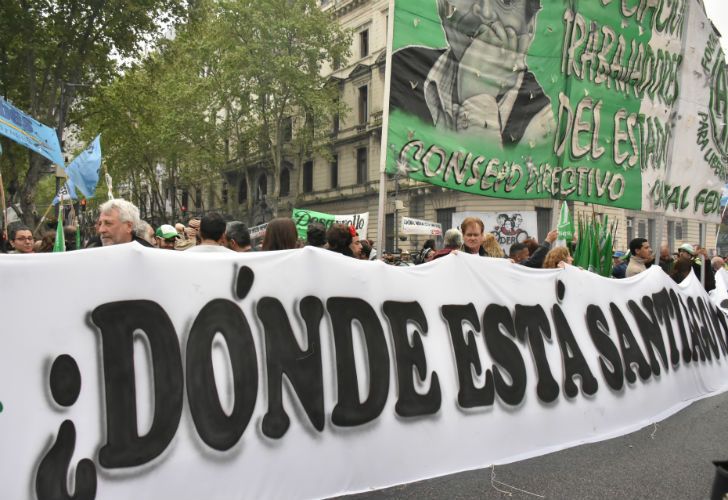 A dos meses de su desaparición, una nueva y multitudinaria manifestación por su aparición con vida.