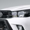 8-toyota-hilux-limited-color-blanc
