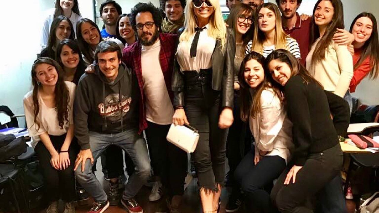 Insólito: Vicky Xipolitakis dio una clase en la UBA | Caras