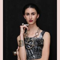 61-paulina-con-joyas-de-marcelo-toledo