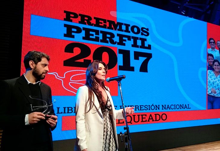 Laura Zommer recibe el Premio Perfil 2017