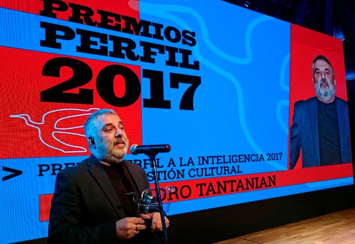 Alejandro Tantarian recibe el Premio Perfil 2017