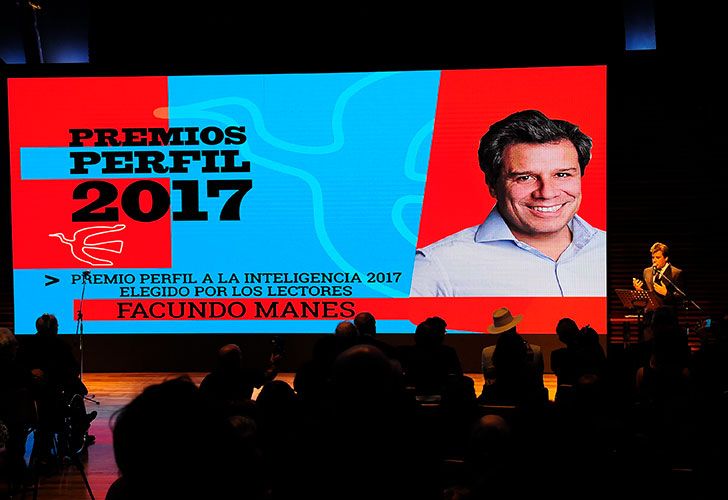 Facundo Manes recibió el Premio Perfil 2017