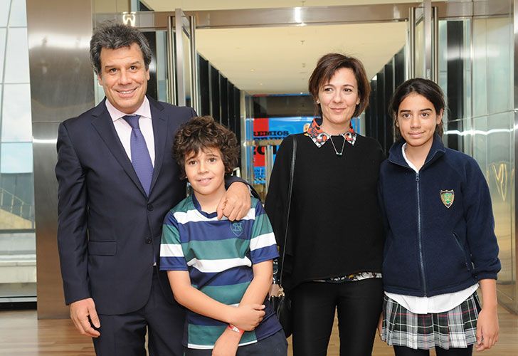 Facundo Manes y su familia en los Premios Perfil 2017