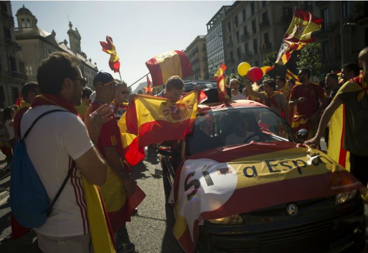 Masiva marcha a favor de la unidad española en Cataluña.