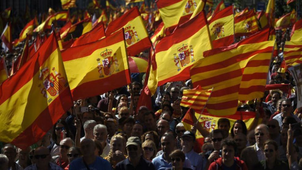 Masiva marcha a favor de la unidad española en Cataluña.