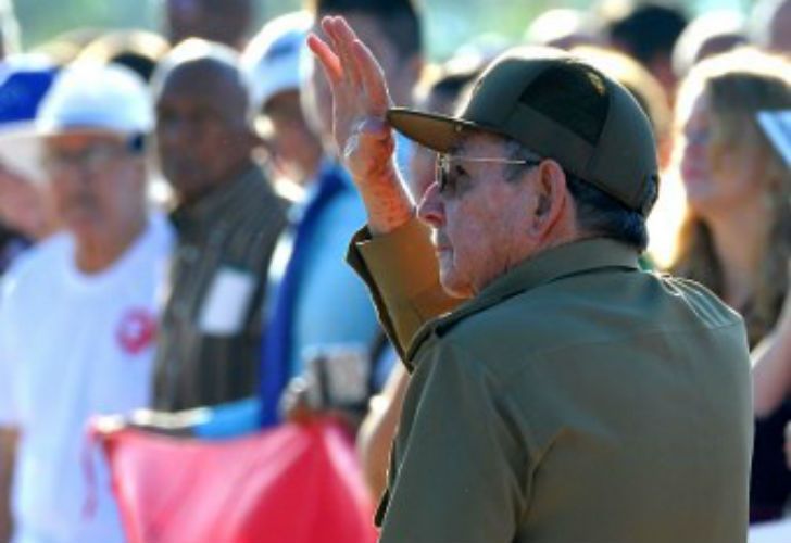 El mandatario cubano en el homenaje al Che Guevara.