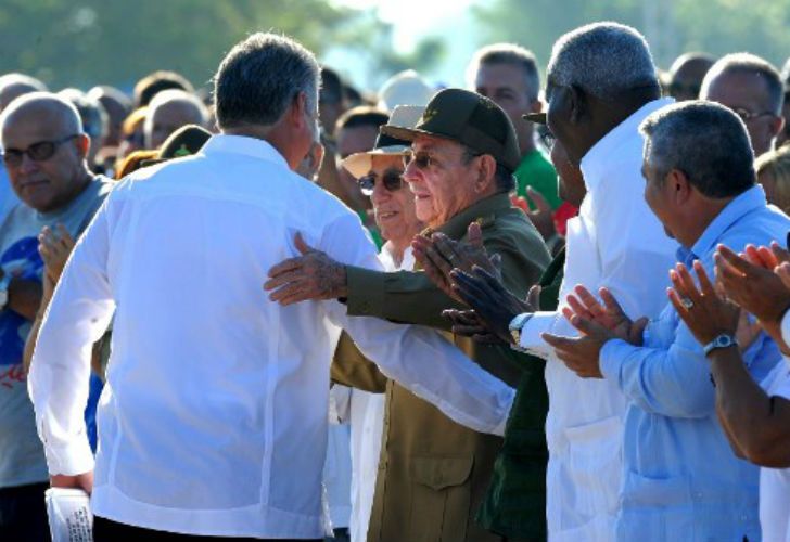 El mandatario cubano en el homenaje al Che Guevara.