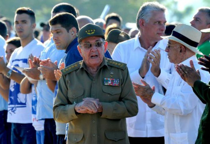 El mandatario cubano en el homenaje al Che Guevara.