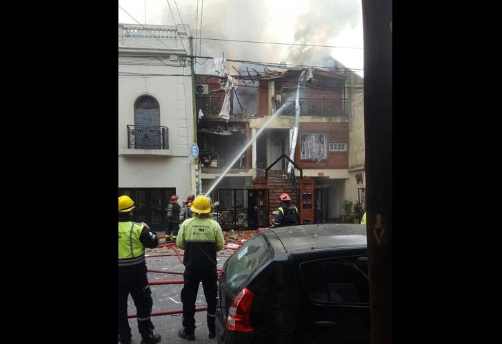 El incendio se desató en una vivienda de la calle Neuquén al 2200, en el barrio de Flores