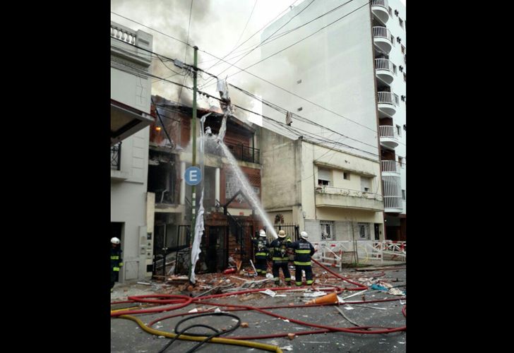El incendio se desató en una vivienda de la calle Neuquén al 2200, en el barrio de Flores