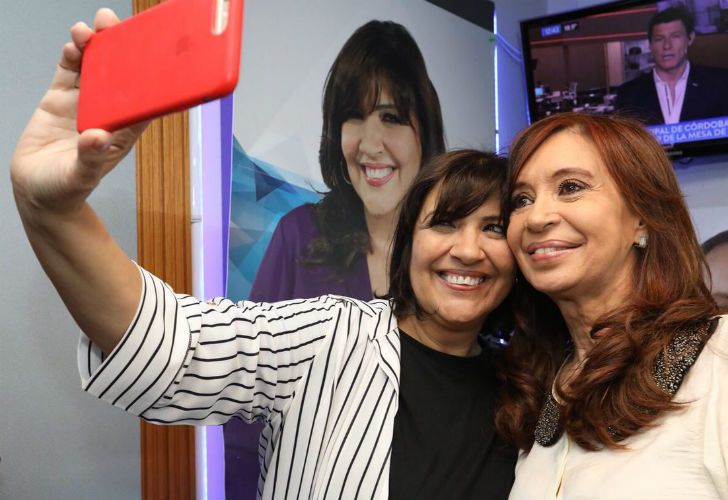 La expresidenta y actual candidata a senadora por Unidad Ciudadana, Cristina Fernández de Kirchner, le concedió una entrevista a Elizabeth Vernaci. 