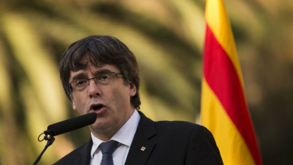 El presidente catalán tiene hasta el lunes para decidir si declarará la independencia.