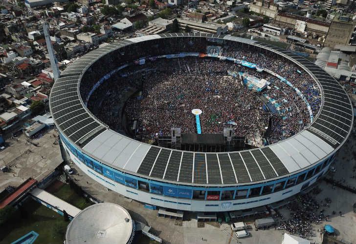 Cristina Fernández dio un masivo acto en el Estadio de Racing.