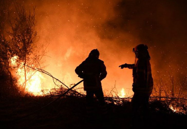 Ya hay casi 40 muertos por el incendio en Portugal y España.