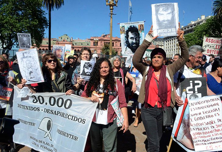 Marcha en Plaza de Mayo por la aparición con vida de Santiago Maldonado