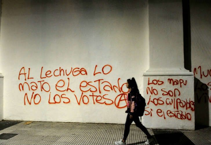 Pintadas en el Cabildo reclamando Justicia por Maldonado