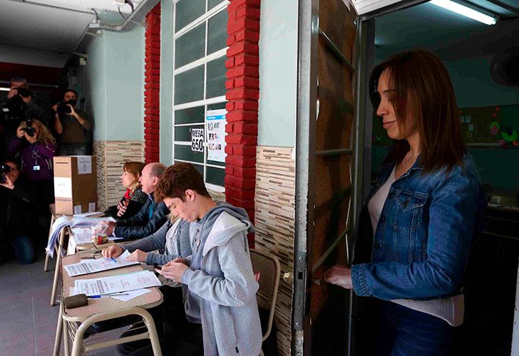 La gobernadora Vidal votó en el colegio Don Bosco de Castelar