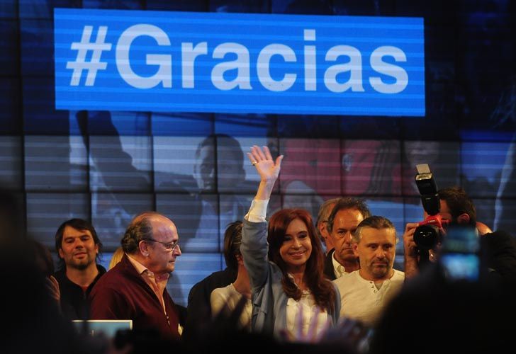 Cristina y su equipo hace referencia a la elección que han conseguido.