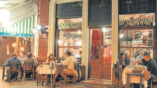Sombras y luces. Los sectores pyme reclaman por el aumento de importaciones. El consumo revive en el sector de gastronomía.