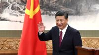 Xi Jinping asume un nuevo mandato en China y presenta al nuevo Buró Político.