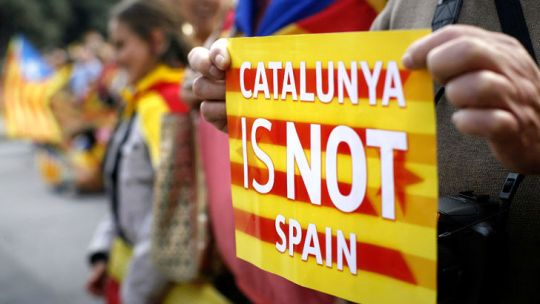 El delirio catalán se encamina a superar el Brexit