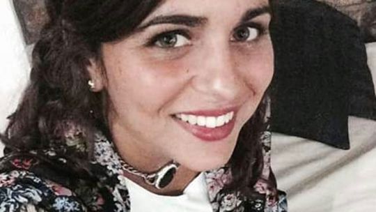 Grave. Victoria Gómez (23) está inmóvil y con daño muscular.